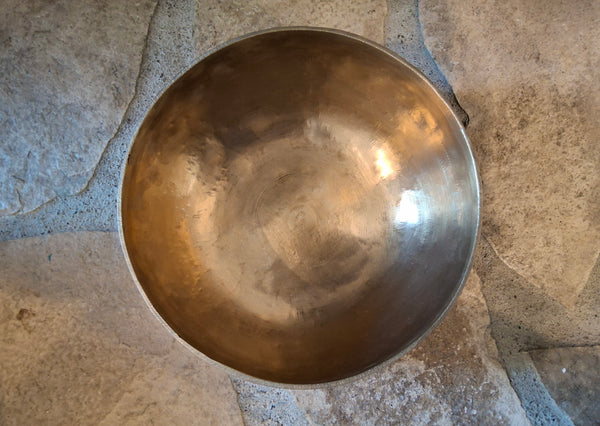 Bowl 831: 7.25" Antique Himalayan Singing Bowl 190 HZ F#3+46