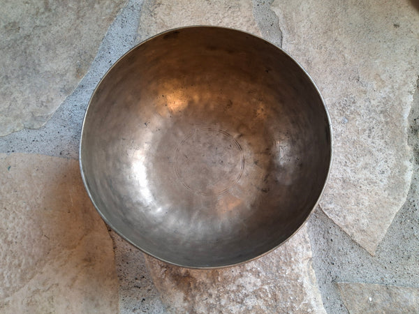 Bowl 814: 7.25" Antique Himalayan Singing Bowl 170 HZ F3-46