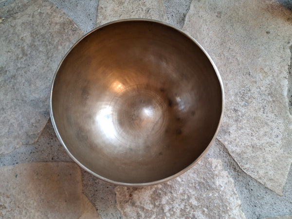 Bowl 809: 7.25" Vintage Himalayan Singing Bowl 158 HZ D#3+27