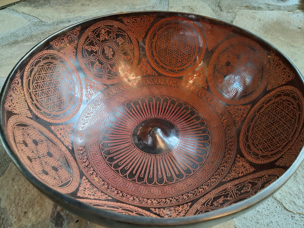 Bowl 920: 10" Thangka Artwork Himalayan Singing Bowl 141/149 Hz C#3+30
