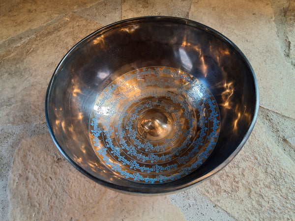Bowl 940: 10" Thangka Art Work Himalayan Singing Bowl 141 Hz C#3+30