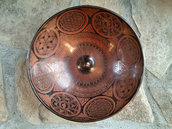 Bowl 920: 10" Thangka Artwork Himalayan Singing Bowl 141/149 Hz C#3+30