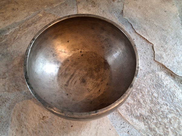 Bowl 842: 8.5" Antique Himalayan Singing Bowl 231 HZ A#3-16